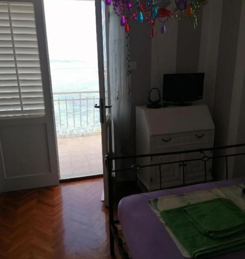 Apartment Andri Petrcane 0*,